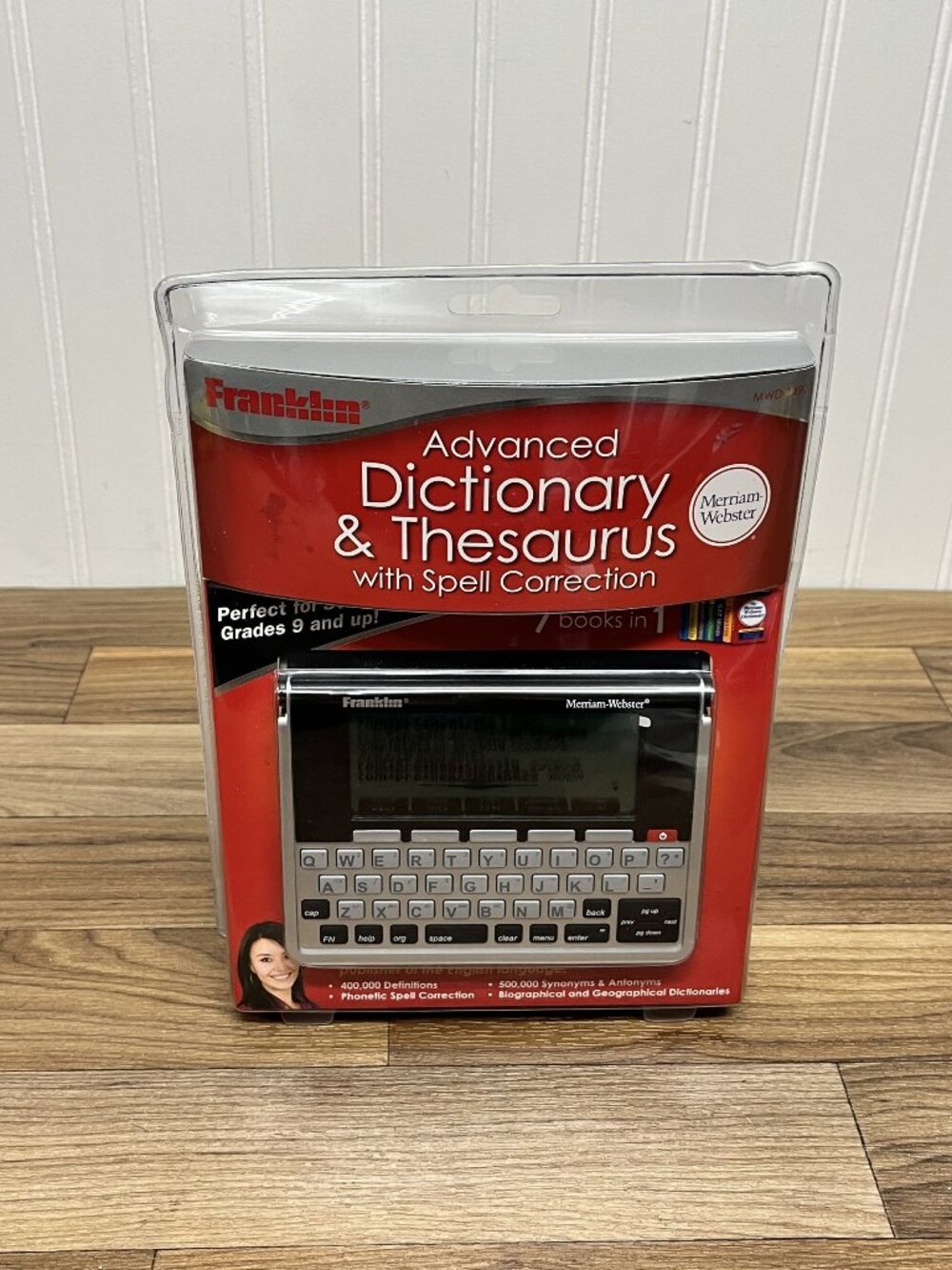 Franklin Dictionary & Thesaurus with Comprehensive Reference Set MWD-1490 NEW